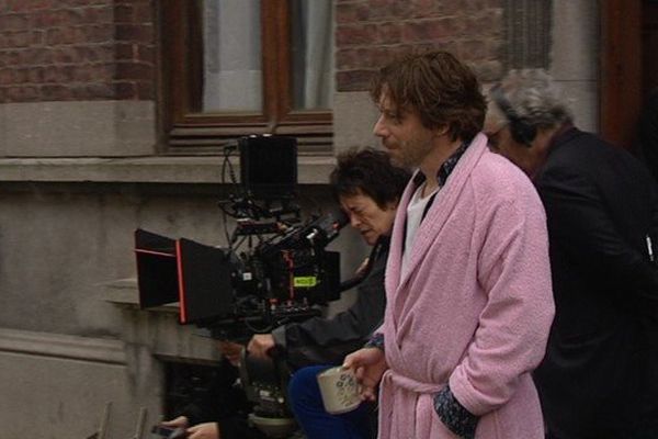 Mathieu Amalric, personnage principal du nouveau film d'Arnaud Desplechin ici lors du tournage à Roubaix