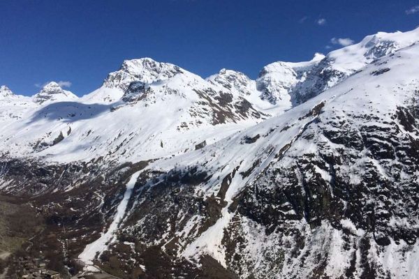 Col du Greffier en Haute-Maurienne. Les trois randonneurs tués par une avalanche ce mardi 9 mai étaient partis sous le beau temps mais il avait beaucoup neigé ces derniers jours.