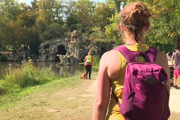 Faire de la randonnée, c'est possible dans un environnement périurbain, comme ici autour de Bordeaux (Parc de Majolan à Blanquefort).