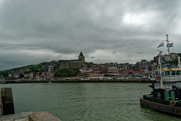 Un LUNDI nuageux au Tréport.