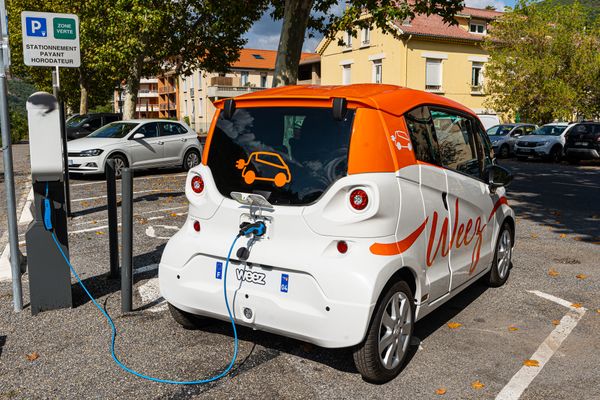 Malijai La Weez Nouvelle Petite Voiture Electrique Fabriquee En Haute Provence