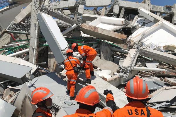 Les pompiers français vont prêter main forte aux secouristes indonésiens. 