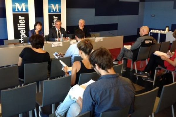 Lors d'une conférence de presse, le maire de Montpellier Philippe Saurel annonce une série de mesures pour une meilleure sécurité dans la ville - 26 août 2015