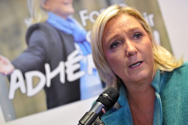 Marine Le Pen souhaite "rationaliser" le nombre de fonctionnaires territoriaux