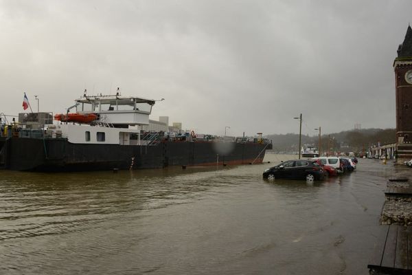 La Seine devrait à nouveau déborder à Rouen ce mardi vers 16 heures. 