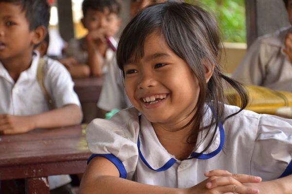 L'association Pour un Sourire d'Enfant nourrit, soigne et scolarise des milliers d'enfants cambodgiens