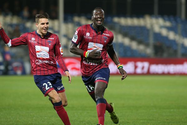 Famara Diedhiou (à droite), auteur de 20 buts cette saison, sera l'un des principaux atouts de Clermont vendredi soir contre Auxerre.