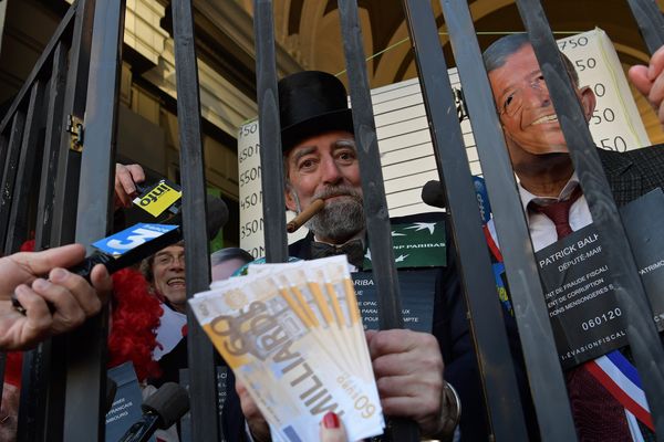 A Orléans, le rendez-vous est donné rue de la République afin de dénoncer la politique d’optimisation fiscale agressive pratiquée par le géant du fast-food.