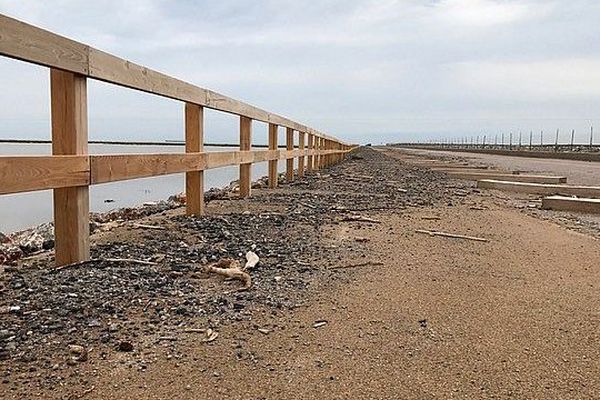 La Piste Cyclable Et Le Parking De La Plage De Port La Nouvelle Detruits Par La Tempete