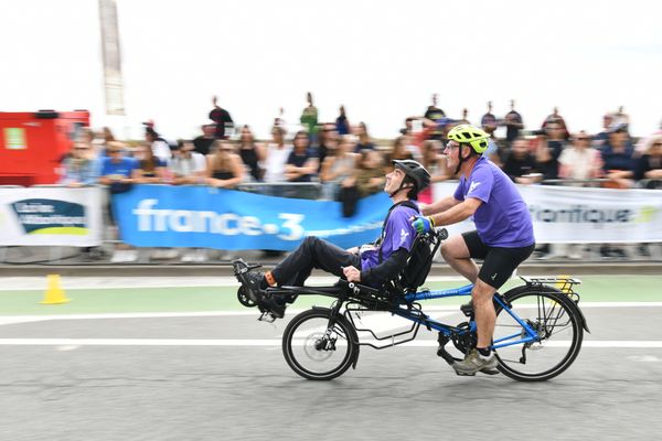 Cela fait plusieurs années que l’association du Triathlon Audencia - La Baule a décidé de s’investir dans le Handisport pour permettre aux athlètes en situation de handicap de participer à l’événement.