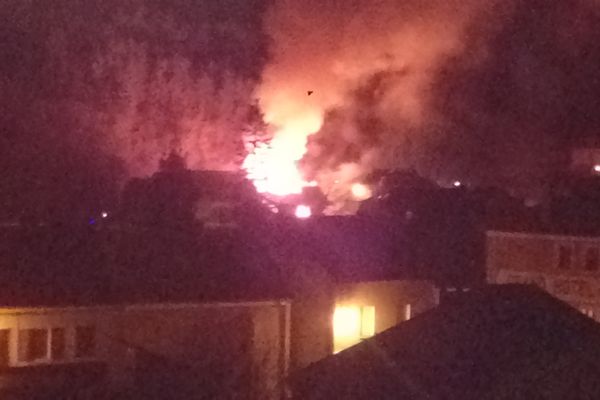 Un incendie s'est déclaré dans la nuit de dimanche à lundi à Florac en Lozère. Deux bâtiments ont brulés - 16 janvier 2017