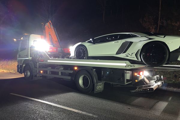 La Lamborghini a fini à la fourrière - 11 novembre 2022