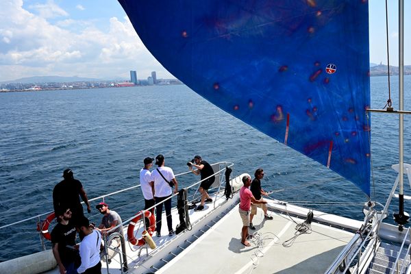 Marseille, le 6 juin 2023 : une sortie en mer bord du catamaran le Levantin, loué ici par le rappeur marseillais Jul à l'occasion du lancement de son album.