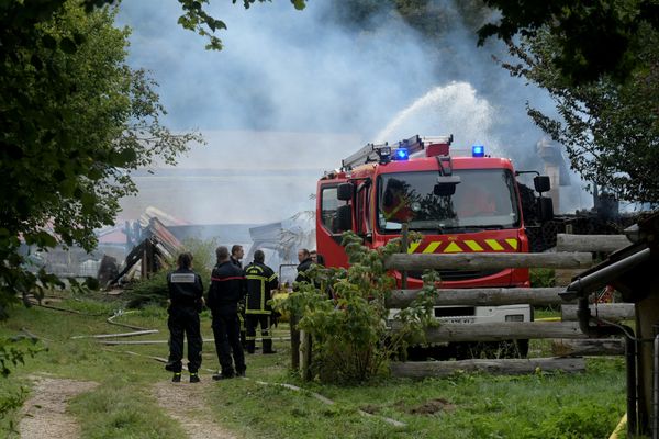 Un incendie a ravagé un hangar de 150 M2 ainsi qu'une habitation dans le Tarn-et-Garonne