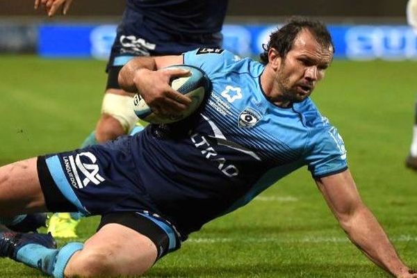 Bismarck Du Plessis, talonneur âgé de 34 ans, a prolongé son contrat avec le MHR, de deux saisons, jusqu'en 2020. 