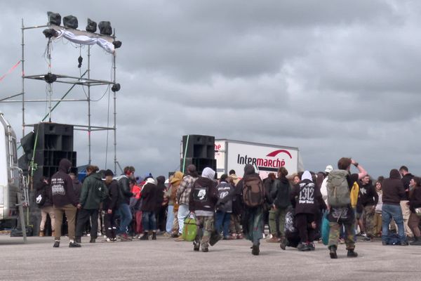 9.320 personnes ont été verbalisées et 340 m3 de sound systems saisis durant le week-end de Pâques 2024 lors de la rave party sur l'aéroport de Quimper.