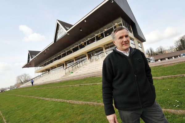 (Archives) Le président de la Fédération Française d’Equitation (FFE), Serge Lecomte pose le 11 mars 2009 à l'hippodrome de Caen.