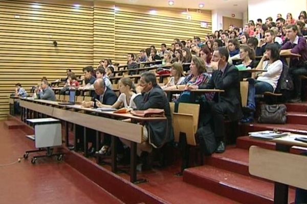 Lundi matin, ils étaient déjà près de 150 jeunes professeurs à faire leur rentrée à l'Ecole Supérieure du Professorat et de l'Education de Clermont-Auvergne. Au total ils seront plus de 300 à participer à cette semaine de travail de pré rentrée.