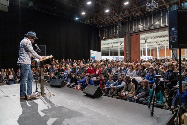 L'écrivain et directeur artistique du festival Alain Mabanckou lors de l'édition 2020 d'Atlantide au Lieu Unique à Nantes