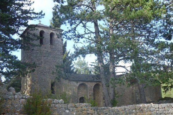 Le prieuré de Saint-Jean des Balmes est l'ancienne église de la commune de Veyreau. 