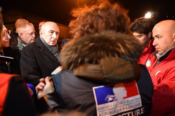 Le ministre de l'Intérieur Gérard Collomb, jeudi soir à Calais.