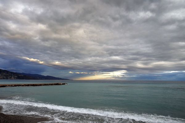 Quelques rares nuages ce lundi.