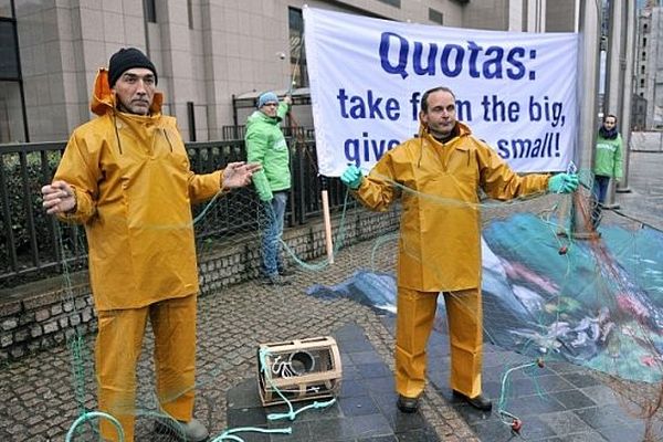 Manifestation d'artisans-pêcheurs à Bruxelles, mardi 18 décembre 2012