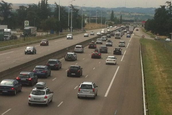 Plus de 5000 véhicules par heure ce 30/07/2016 sur l'A7. Un trafic doublé par rapport à l'ordinaire