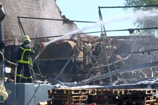 L'incendie a causé d'énormes dégâts