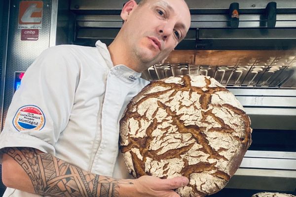 Gaétan Le Billis doit normalement rentrer lundi des Canaries pour reprendre le travail à sa boulangerie de Gujan Mestras.