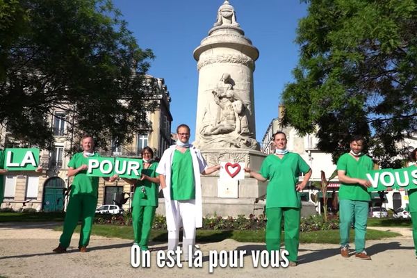 Le clip a été tourné en partie devant le monument dédié aux infirmières à Reims