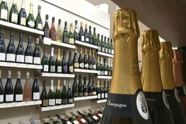 Notre équipe vous donne ses conseils pour choisir ce vin. Le champagne se choisi à l'aide des mets qui seront cuisinés. Il n'y a pas "un" bon champagne, mais bien "des" bons champagnes.