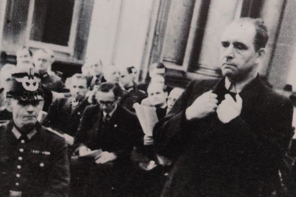 Julius Leber, lors de son procès en octobre 1944, il sera condamné à mort et exécuté le 5 janvier 1945 à Berlin