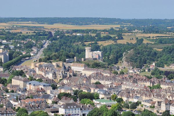 Dans le Calvados, Falaise passera ce LUNDI sous un ciel très clair.