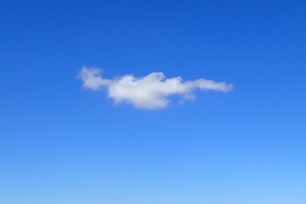 Les nuages risquent de ne pas être nombreux dans le ciel auvergnat demain. Photo d'illustration 