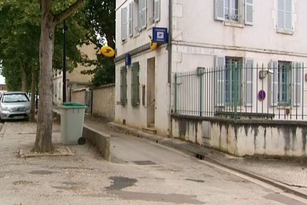 Le bureau de poste de Chablis, où le premier braquage s'est déroulé mardi 11 août