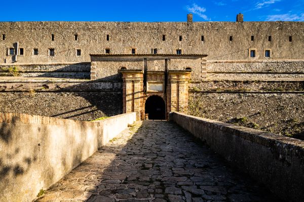 Le Fort de Bellegarde au Perhus dans les Pyrénées-Orientales va pouvoir poursuivre ses travaux de rénovation. Le site est soutenu par le Loto du patrimoine à hauteur de 210 000 euros.