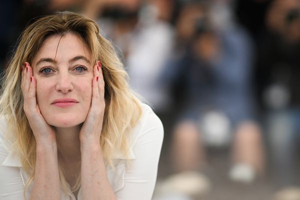 Valeria Bruni Tedeschi est l'une des cinq réalisatrices en compétition pour la Palme d'or cette année.