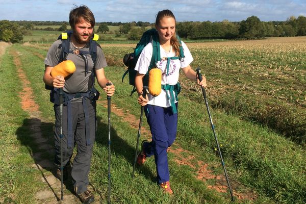 Bastien et Shawenta font un tour de France pour sensibiliser le public à la maladie de Tarlov