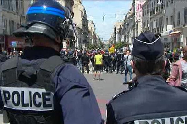 A Marseille, 300 policiers sont mobilisés à chaque manifestation.