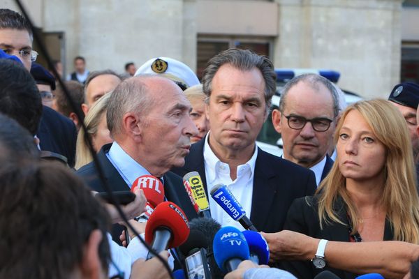 Gérard Collomb à Marseille après l'attaque de la gare Saint-Charles.