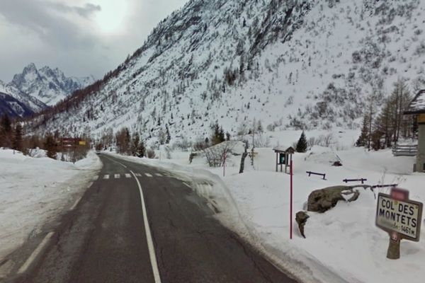 La RD 1506 est fermée à cause des risques d'avalanches