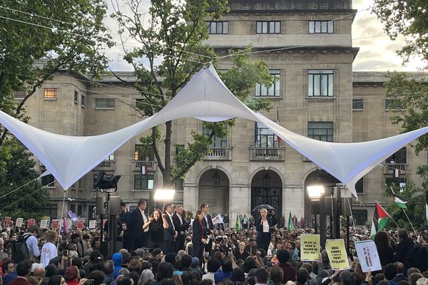 Plusieurs représentants des partis constituant le "nouveau Front populaire" sont intervenus lors de ce rassemblement, lundi 17 juin.