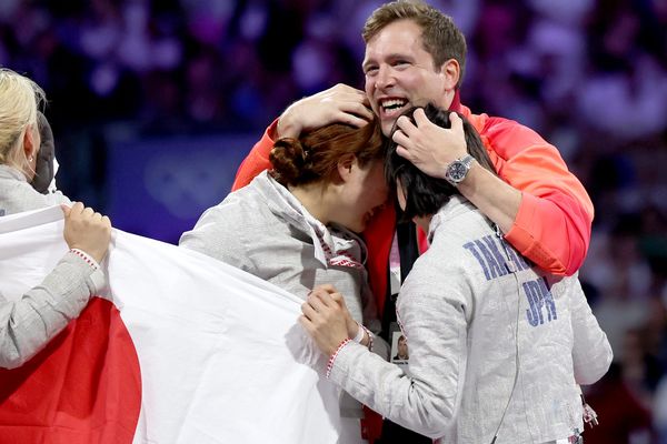 Pour la première fois de son histoire, l'équipe féminine de sabre japonnaise a remporté une médaille olympique, avec son entraîneur strasbourgeois Jérôme Guth.