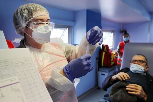 Illustration. Les habitants de certains secteurs en Corse ont été appelés à passer un test PCR après une forte progression du Covid-19, ces derniers jours.