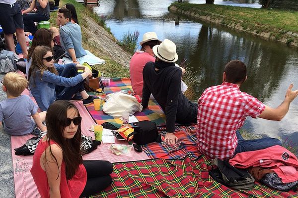 Convives du record du monde (bords de la Mayenne)