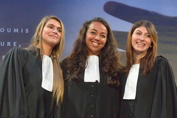 Caen (Calvados) - Marie Cacciapaglia (à gauche) au 28e Concours international des plaidoiries d'avocats, au Mémorial de Caen - 29 janvier 2017.