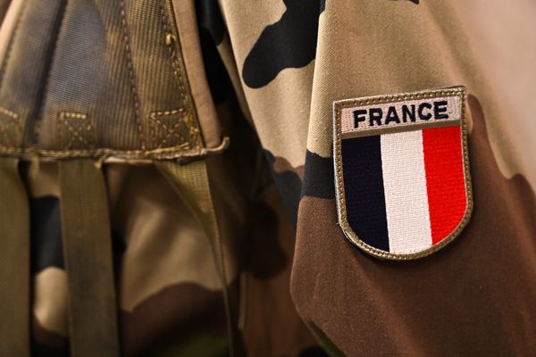 Un rapport ministériel pointe du doigt les nombreux dysfonctionnements dans la gestion des violences sexistes et sexuelles au sein de l'armée française.