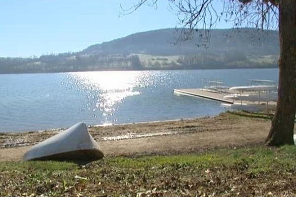 Les coureurs emprunteront en partie la route qui contourne le Lac du Causse près de Brive