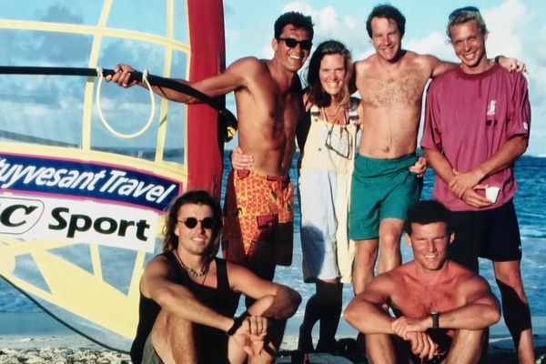 Surfer sur la vague de la légende des années 80 - "80's, la vague américaine", un film de Laurent Ramamonjiarisoa et Inès Beaugé • © Flair Production / France Télévisions